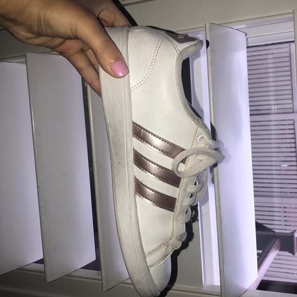white and rose gold adidas - Picture 1 of 3